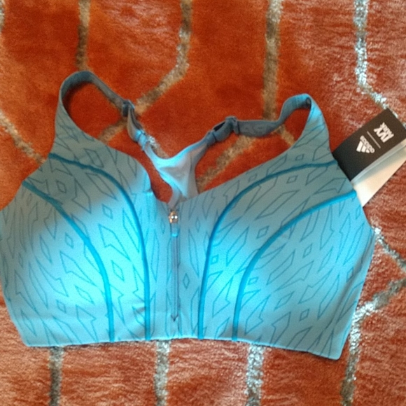 Tops - Ivy Park sports bra